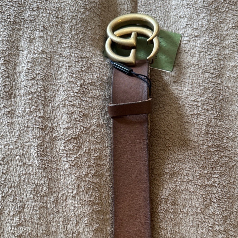 Gucci Tan Leather Belt with Gold GG Buckle - Picture 3 of 10